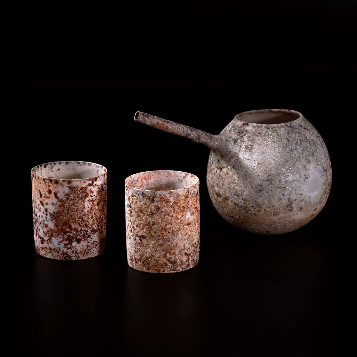 鳳凰の酒盃＆注器 Sake cups & pitchers of Phoenix ｜ 陶芸・松本治幸