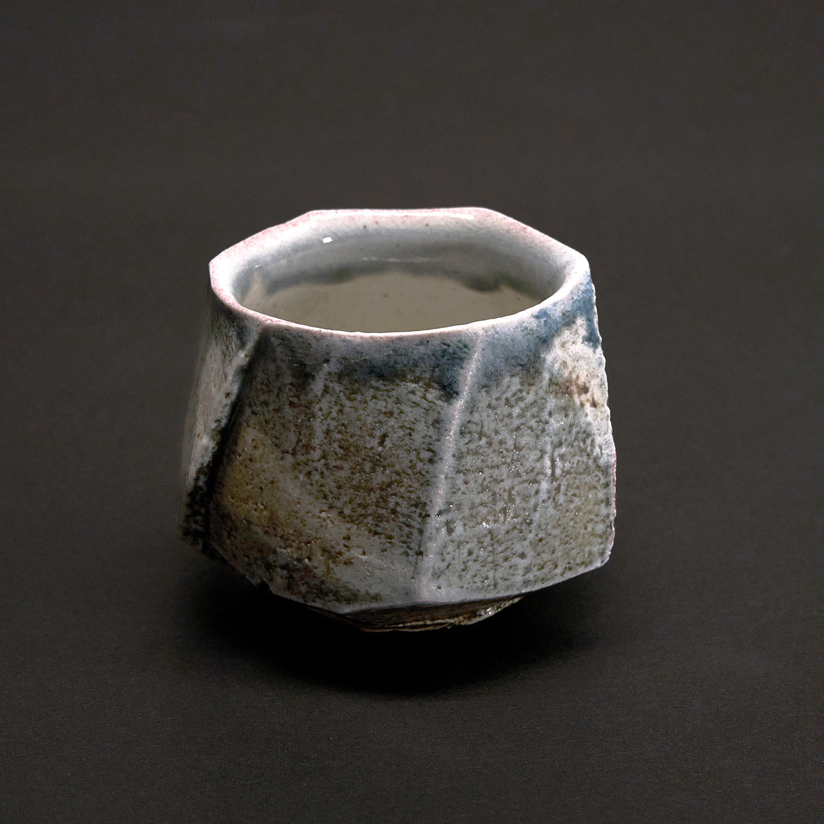 穂高隆児 塩釉瑠璃ぐい呑 HDKGN068P – 白白庵（PAKUPAKUAN）