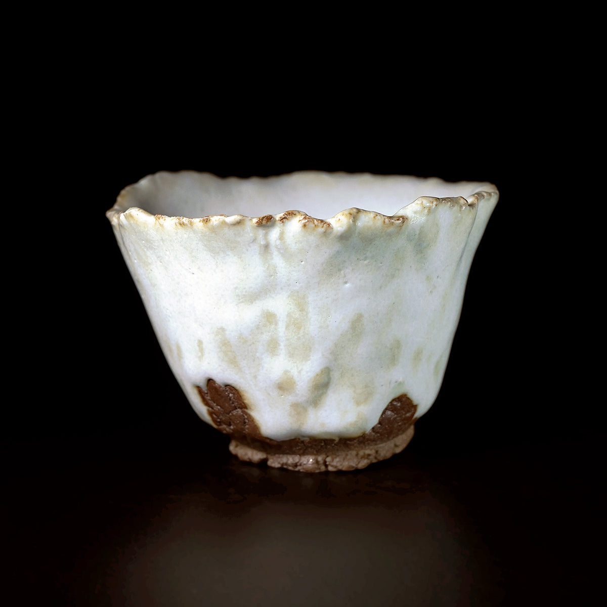 【梅花皮】李朝白磁、盃、盃台、ぐい呑み、銘無、箱無 商品詳細 白磁大盃 | 李朝古民具・和食器販売 土木土木