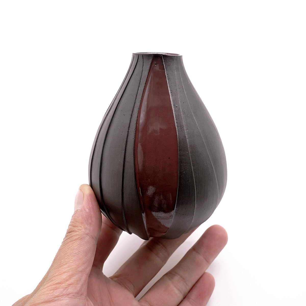 期間限定】《月下の茶会》樽田裕史 黒磁ゆらぎ彫花器 TRTHFV001