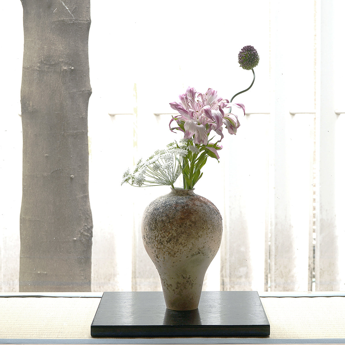 松本治幸 白磁窯変花器 HRYFV004 – 白白庵（PAKUPAKUAN）