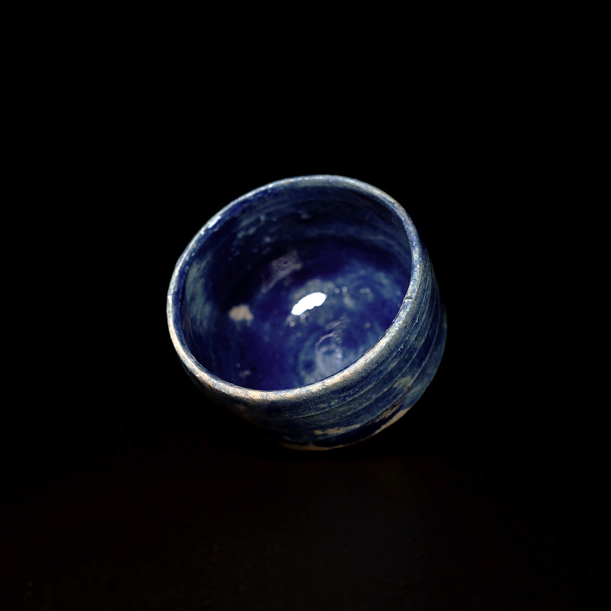 菱田賢治 金彩紺碧釉酒杯 HSDGN027P – 白白庵（PAKUPAKUAN）