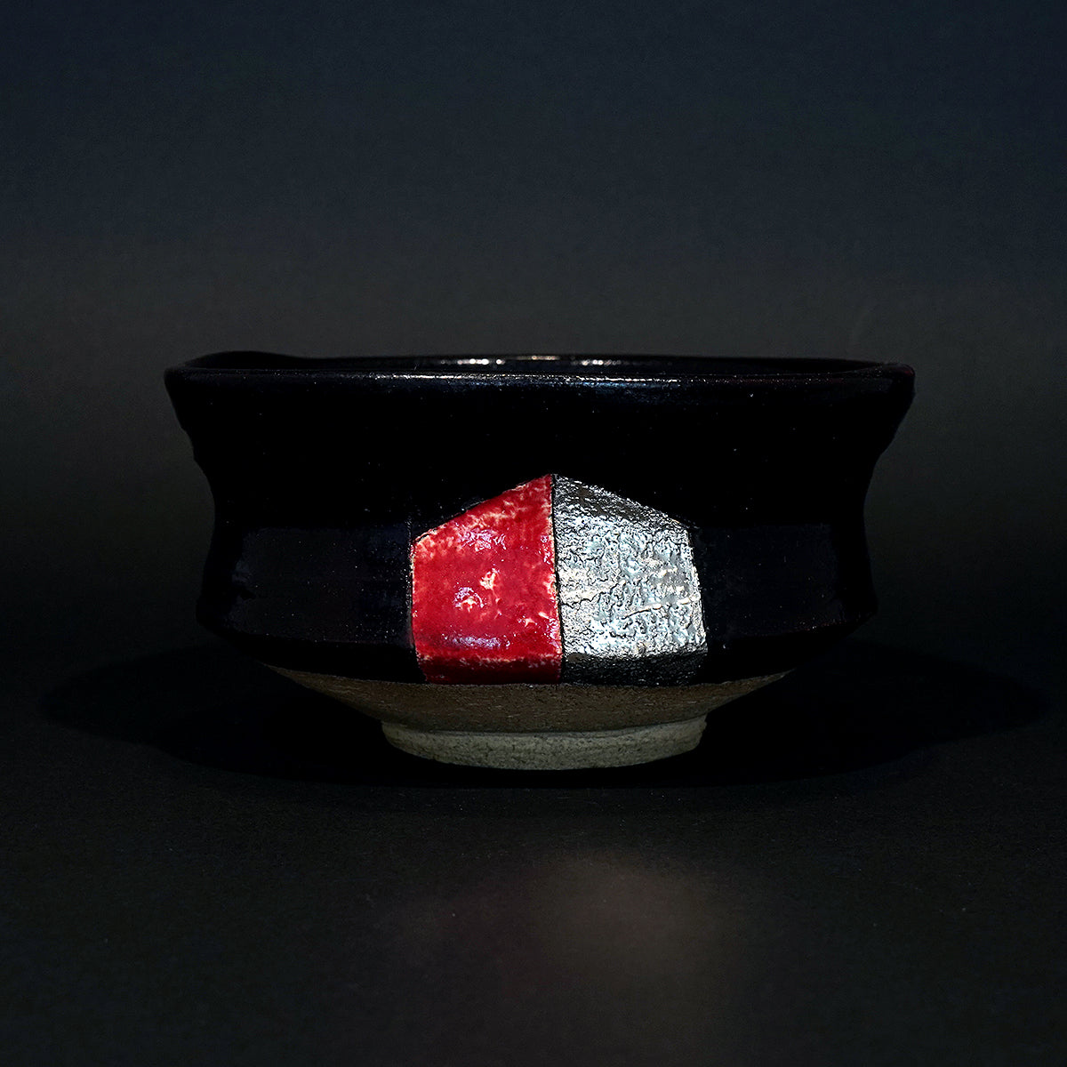 伊藤　千穂　黒織部　抹茶茶碗 伊藤千穂 黒織部沓茶碗 ITCTB027P – 白白庵（PAKUPAKUAN）