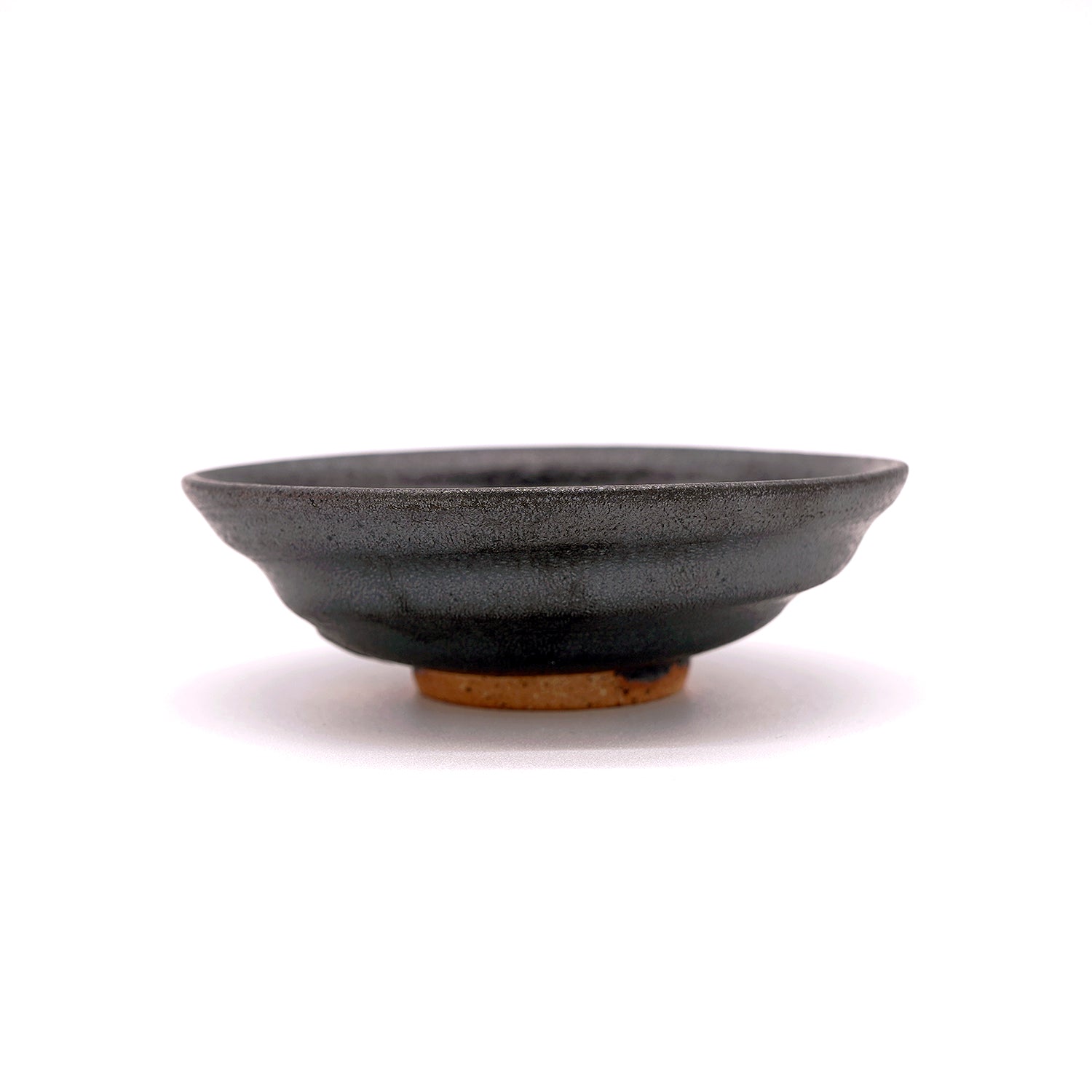 盃 津田友子 平盃 黒（g-397） TSDGN139 – 白白庵（PAKUPAKUAN）