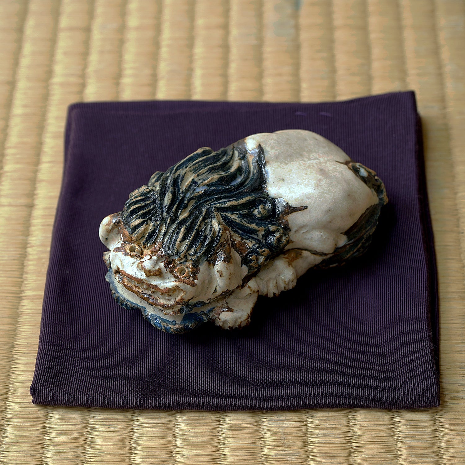 津田友子 香合「青白獅子」（g-308） TSDTI100 – 白白庵（PAKUPAKUAN）