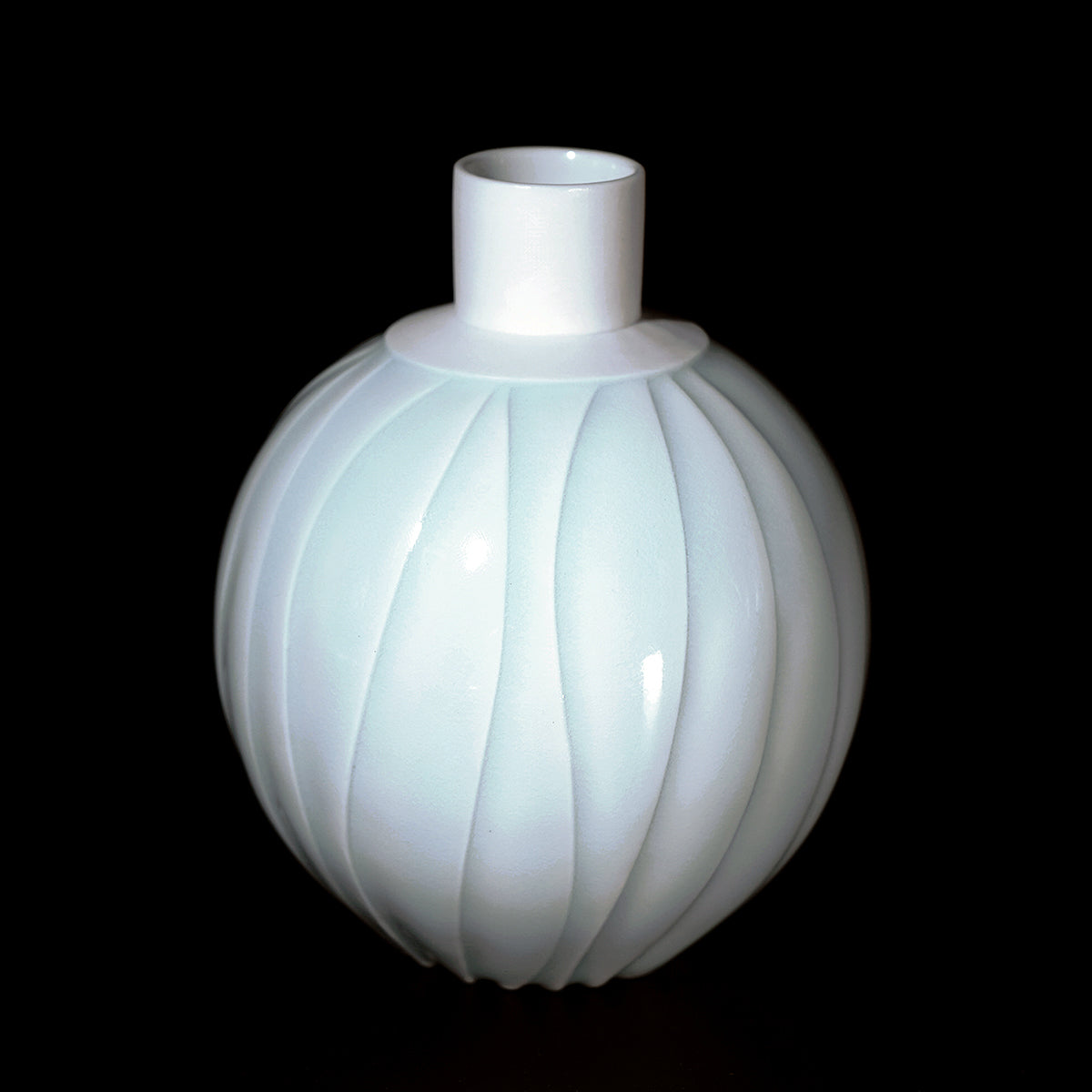 佐藤走波 染錦 花蝶 油壺 一輪挿し SALE⭐︎佐藤走波 染錦 花蝶 油壺 一輪挿し - メルカリ