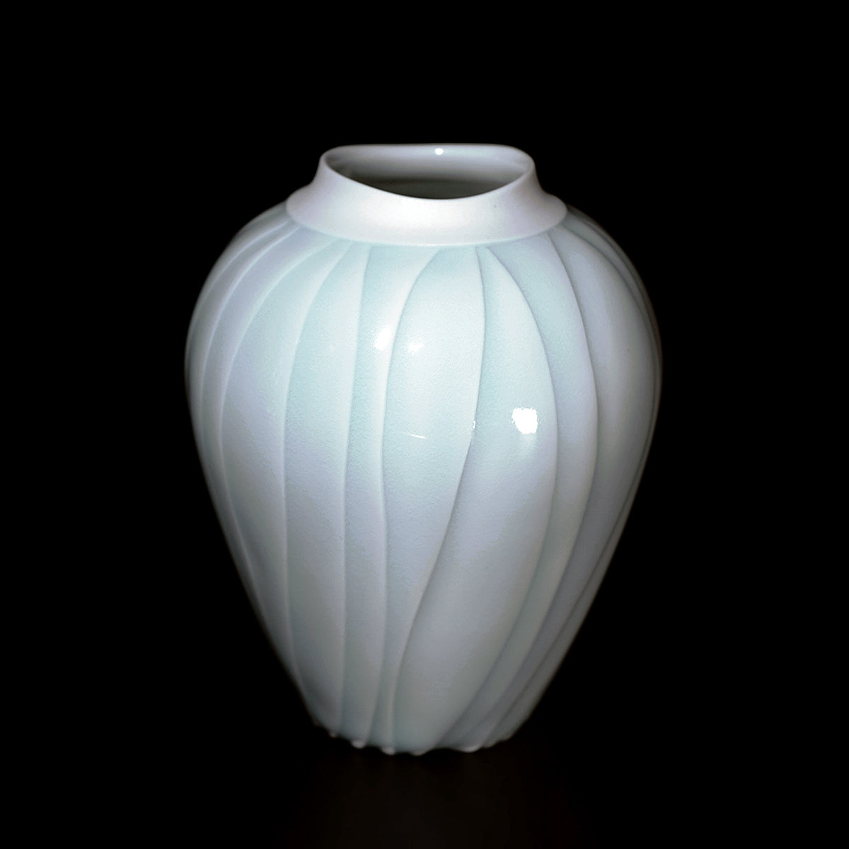 佐藤走波 染錦 花蝶 油壺 一輪挿し SALE⭐︎佐藤走波 染錦 花蝶 油壺 一輪挿し - メルカリ