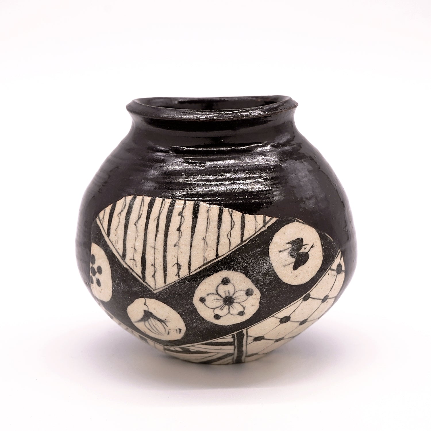 【期間限定】《Life with the Bloom》伊藤千穂　黒織部花器　ITCBFV006