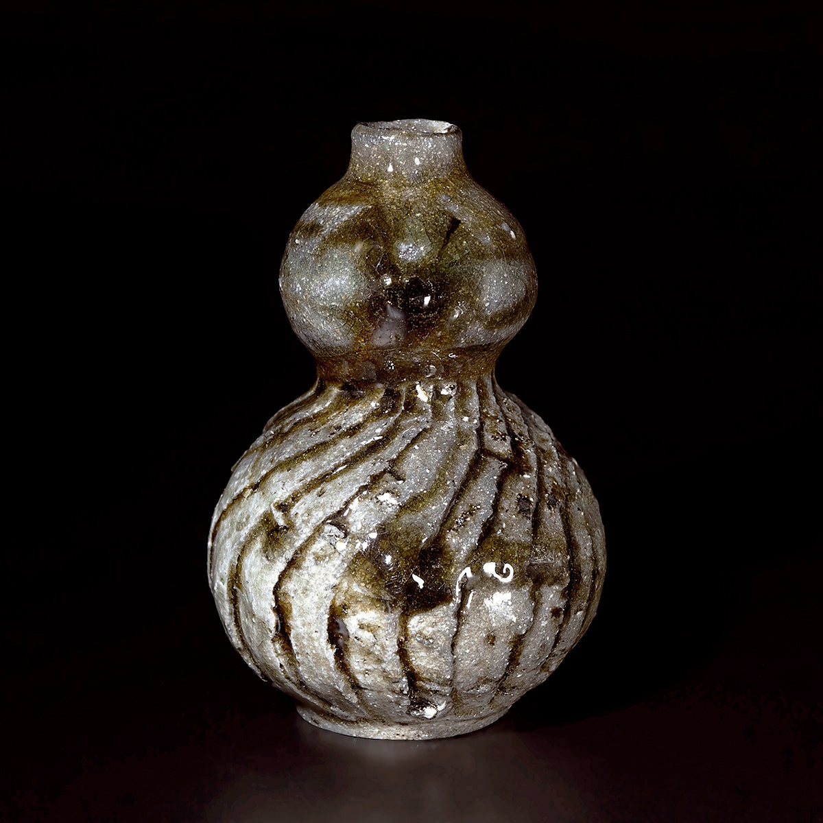 篠原希 引出シノギ徳利 SHNSK029P – 白白庵（PAKUPAKUAN）