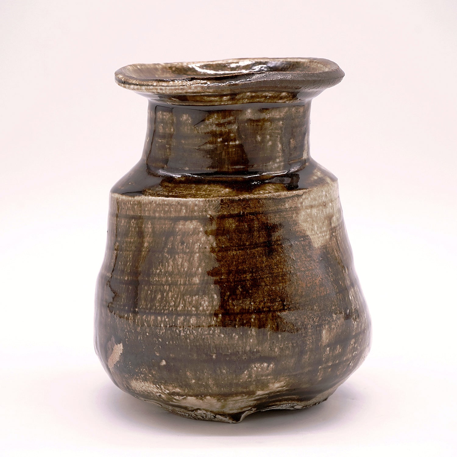 寺田鉄平 鉄釉花器 TRDFV042 – 白白庵（PAKUPAKUAN）