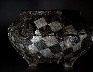 富田啓之 黒釉銀彩市松文土風炉 TMTTI030P – 白白庵（PAKUPAKUAN）