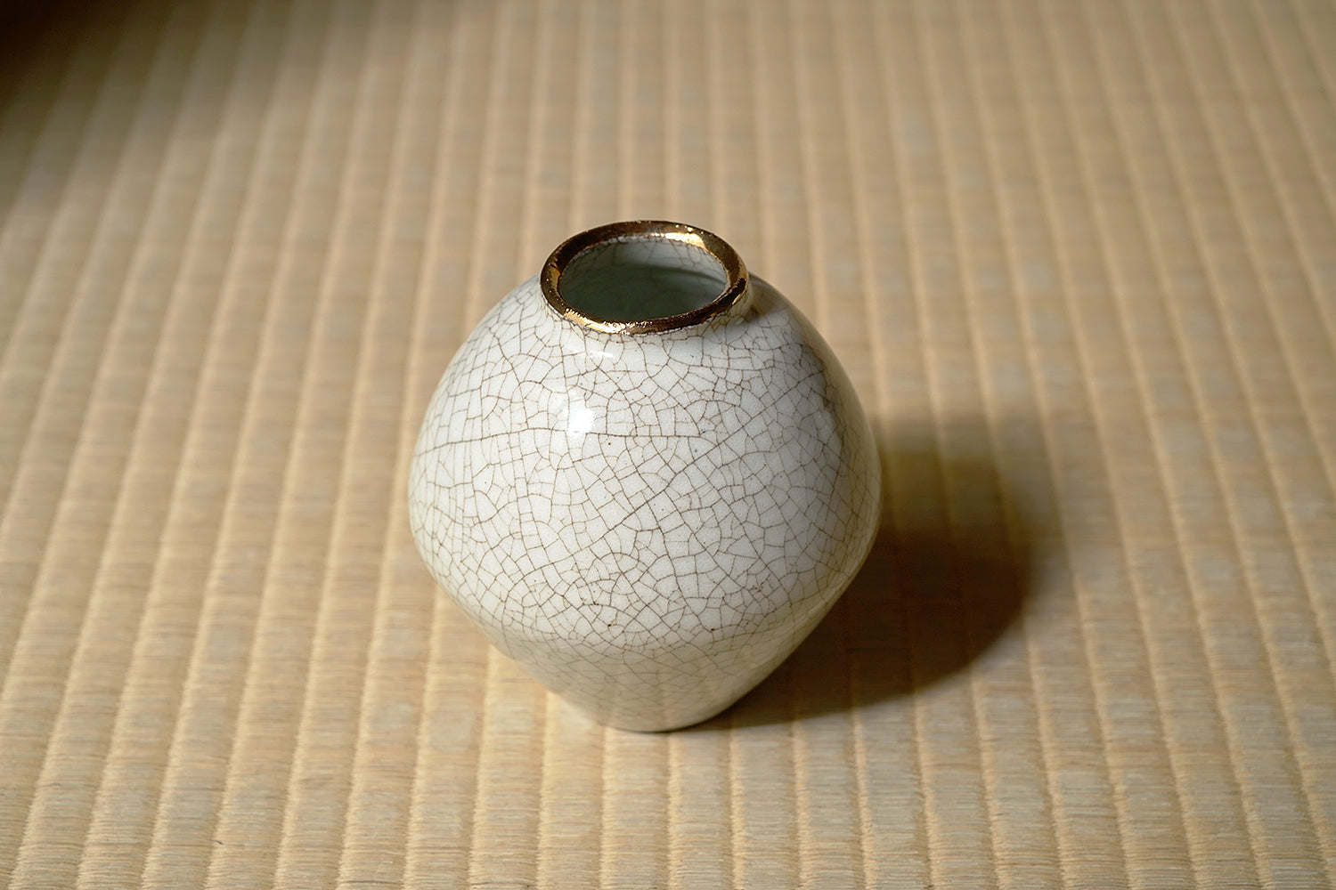 【期間限定】《Life with the Bloom》伊藤千穂　貫入金彩壺（小）　ITCBFV004