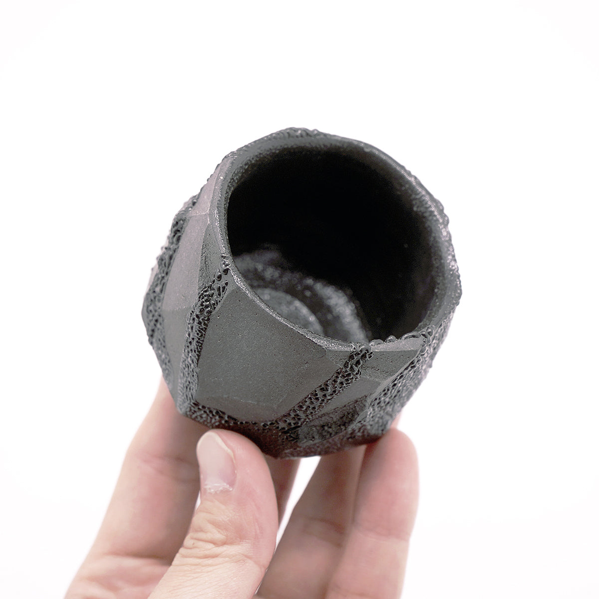 穂高隆児　黒梅花皮ぐい呑　HDKGN093