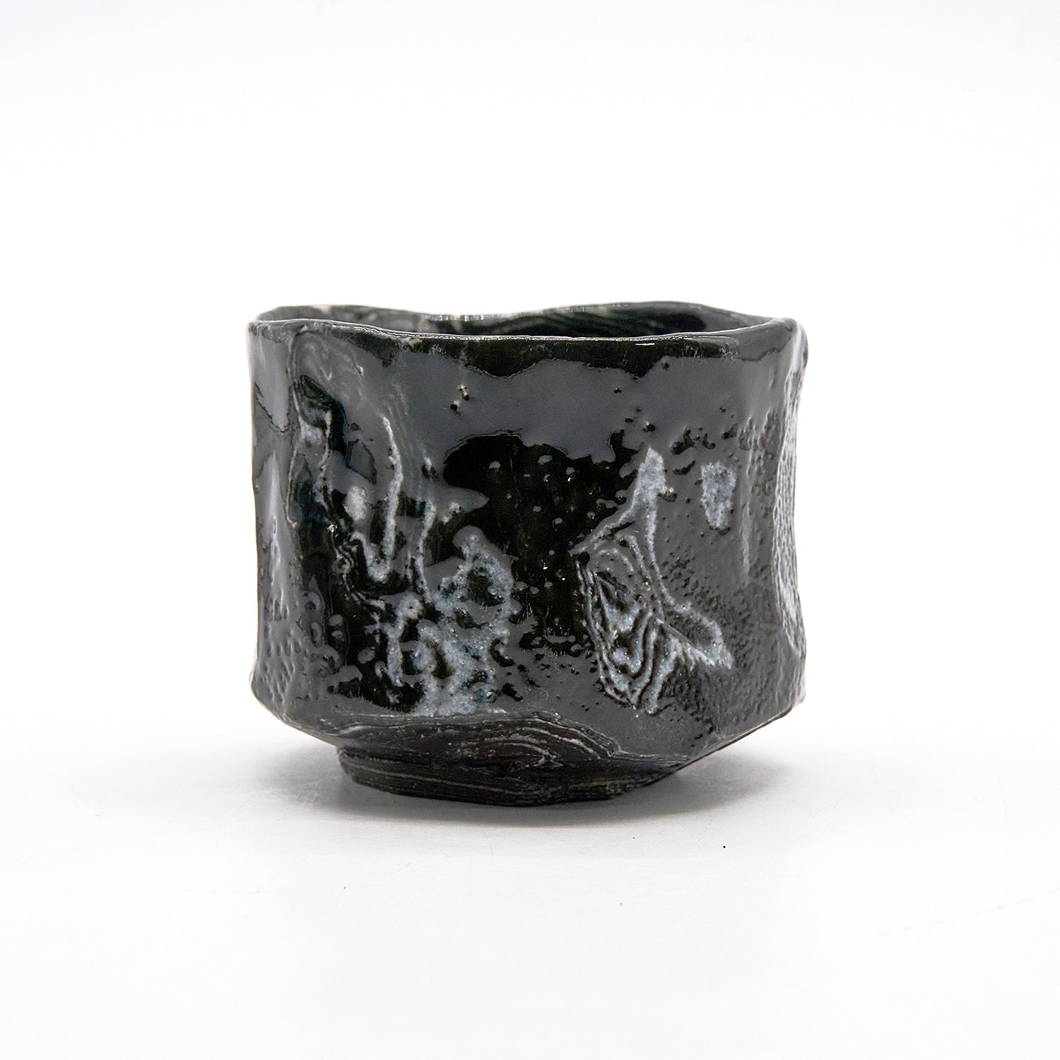 穂高隆児 墨流塩釉ぐい呑（黒） HDKGN082P – 白白庵（PAKUPAKUAN）