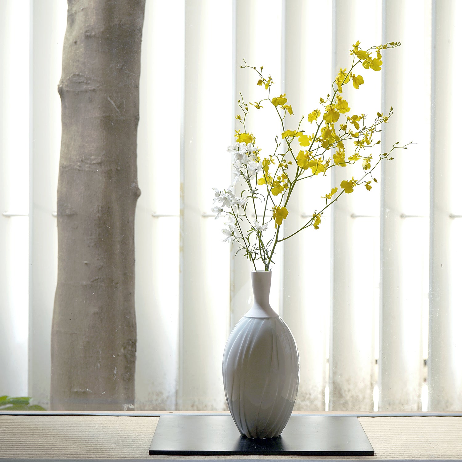 専用　中国美術　古玩　草花文白磁水滴（桐箱付） 128.jpg