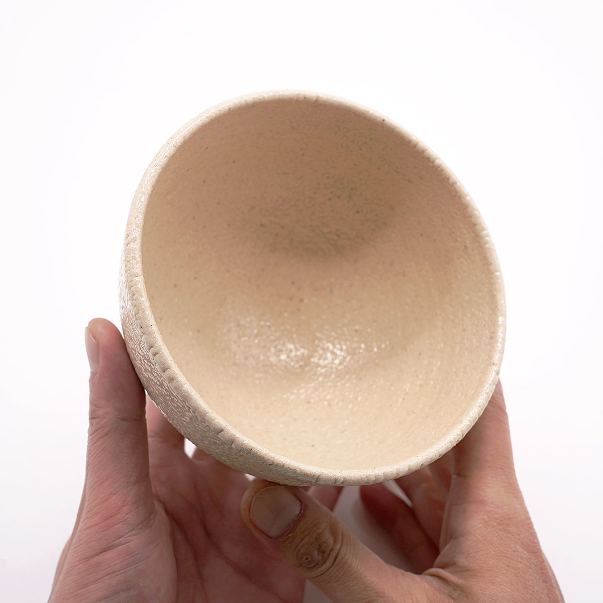 【期間限定】《Life with the Bloom》伊藤千穂　白梅花皮茶碗　ITCBTB006