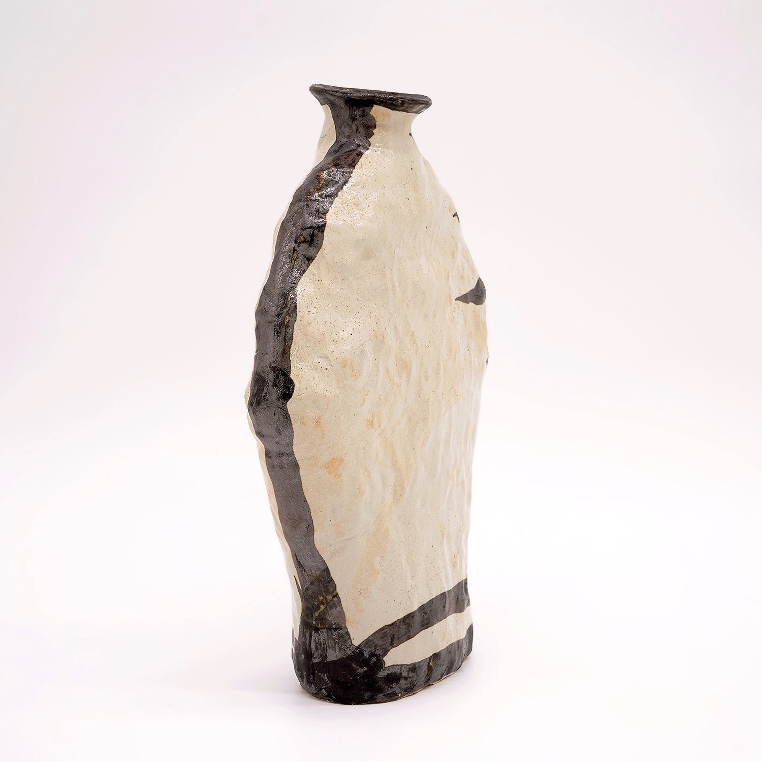 かのうたかお　錆絵線壺　KNTTU031