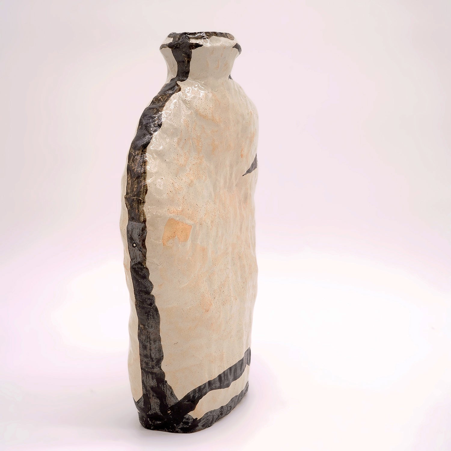 かのうたかお　錆絵線壺　KNTTU033