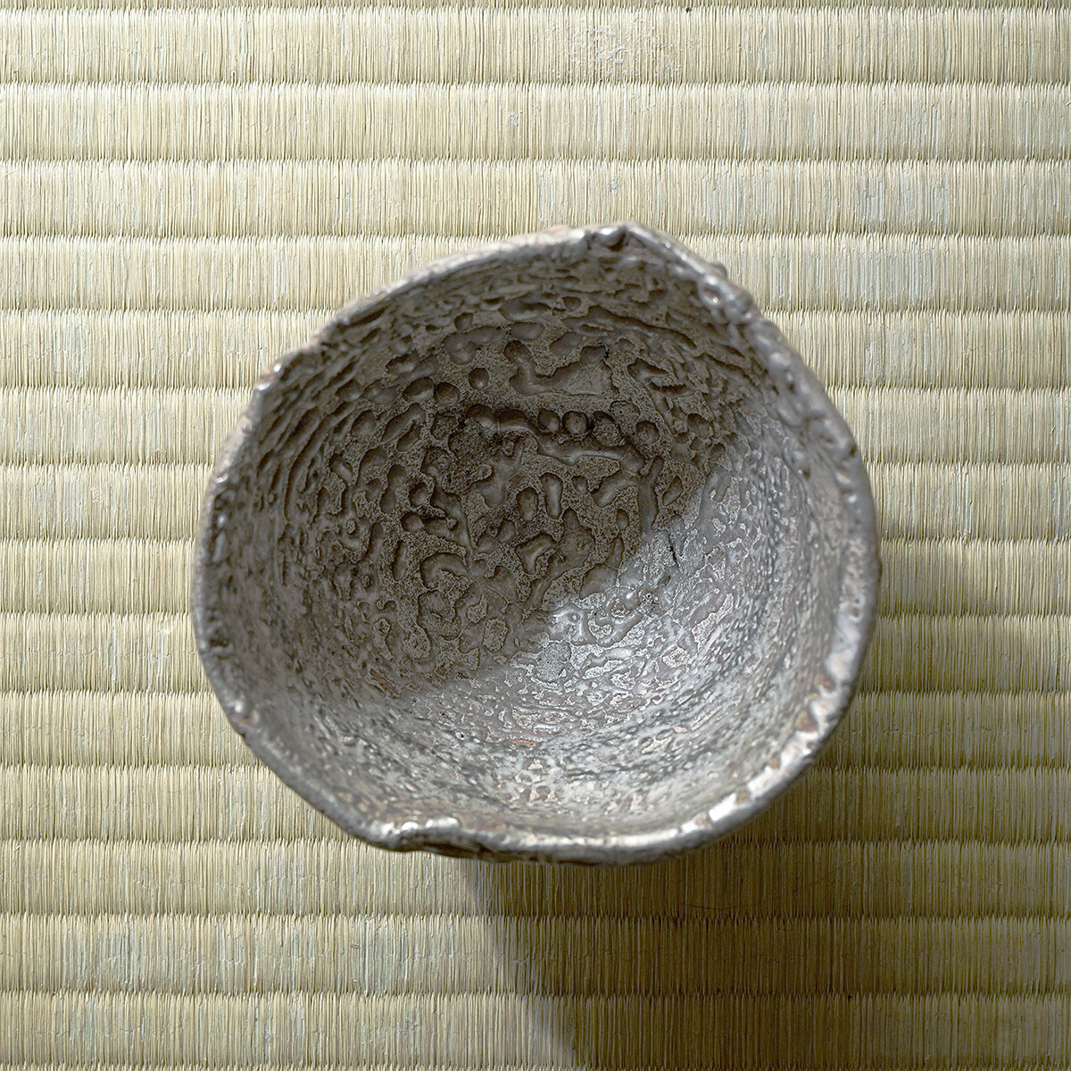 谷本洋　銀彩茶盌　TMYTB008P