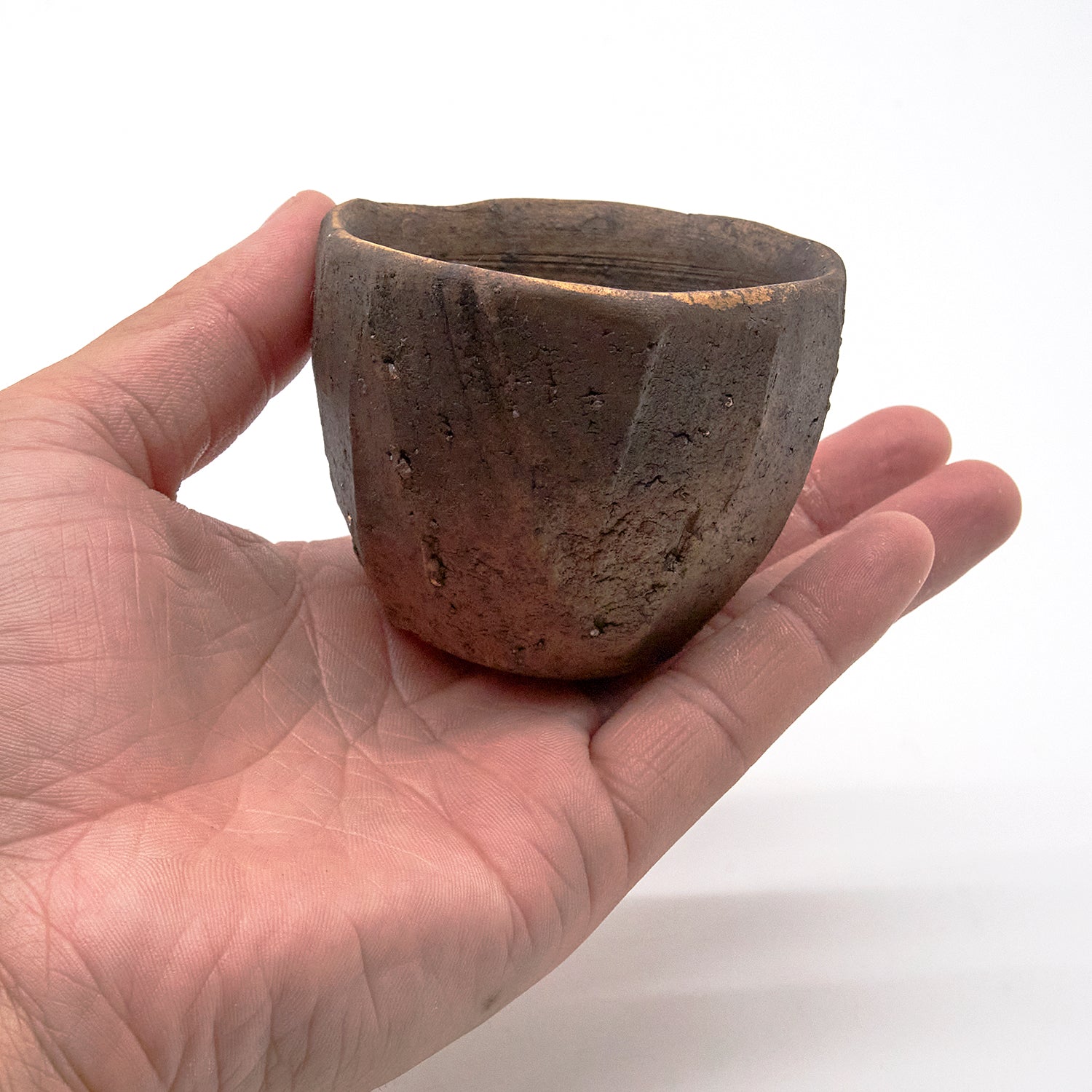 穂高隆児 窯変黒ぐい呑 HDKGN073P – 白白庵（PAKUPAKUAN）