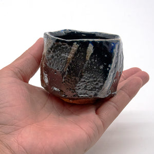 穂高隆児 塩釉黒梅花皮ぐい呑 HDKGN069P – 白白庵（PAKUPAKUAN）