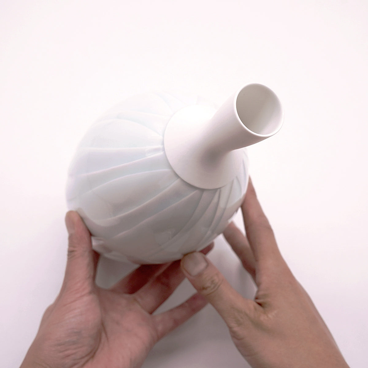 樽田裕史 つぼみ 花器 TRTFV026 – 白白庵（PAKUPAKUAN）