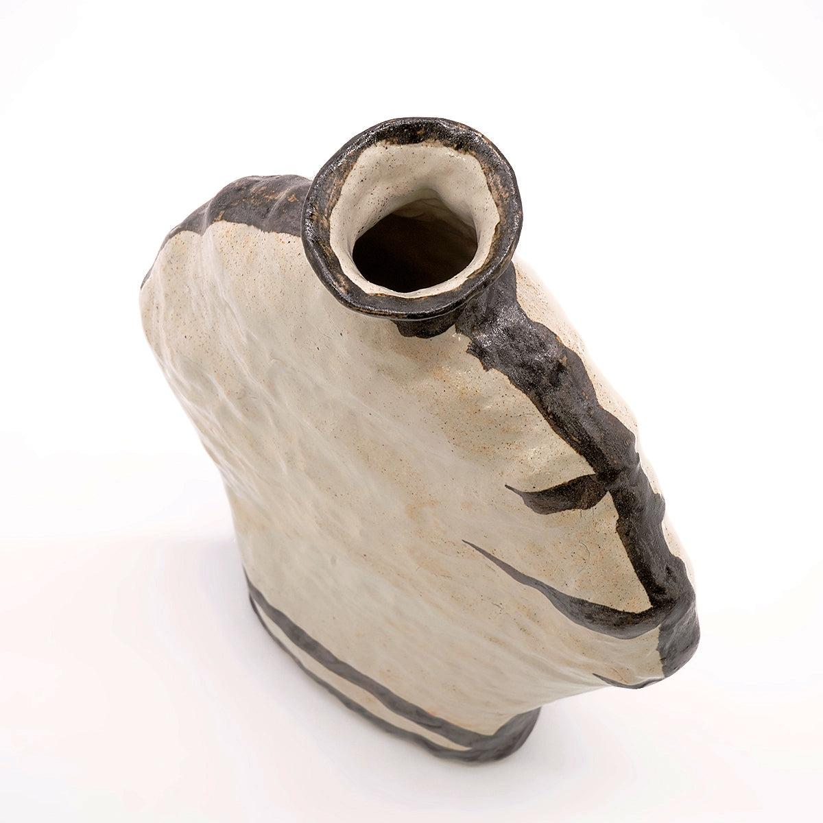 かのうたかお　錆絵線壺　KNTTU031