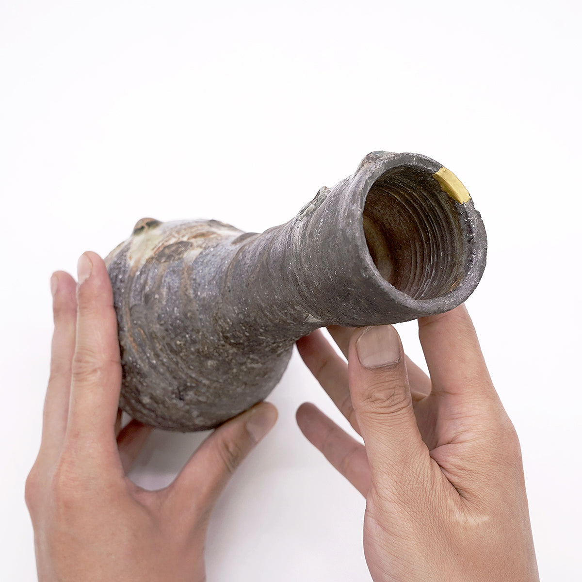 谷本洋　伊賀花入（金継ぎ）　TMYFV008P