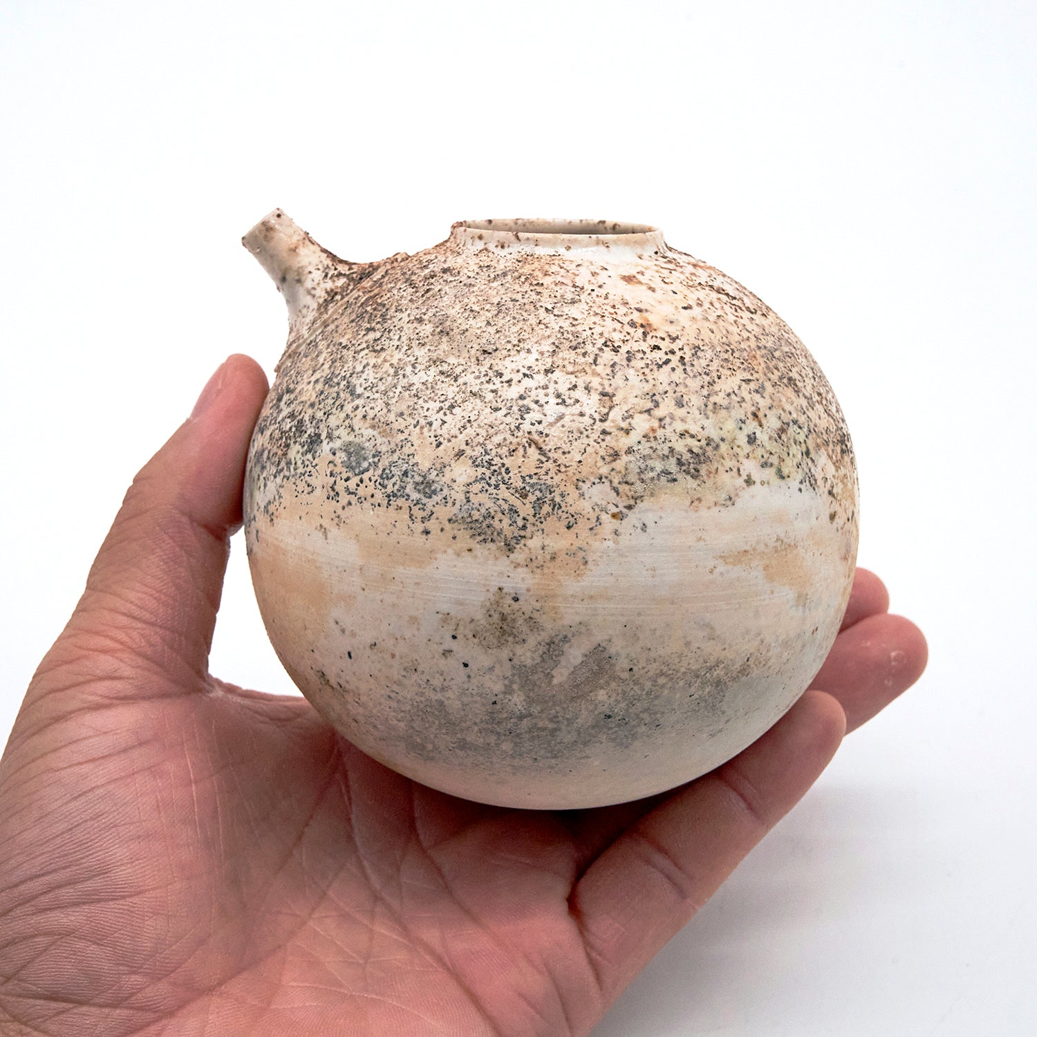 松本治幸 白磁窯変注器 HRYSK017P – 白白庵（PAKUPAKUAN）