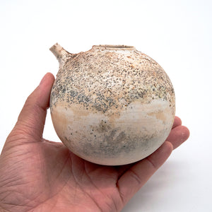 松本治幸 白磁窯変注器 HRYSK017P – 白白庵（PAKUPAKUAN）