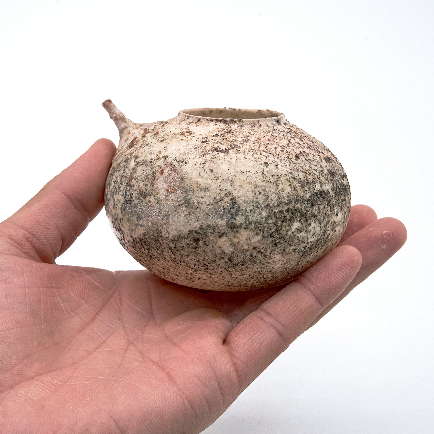 松本治幸 白磁窯変注器 HRYSK018P – 白白庵（PAKUPAKUAN）
