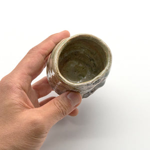 伊賀焼 谷本洋 ぐい呑 yoh tanimoto 獺祭 ☆新品未使用、送料込☆ ☆追加掲載☆《COOL is TEA 2026》谷本洋 伊賀ぐい呑 TMYJGN001 – 白白