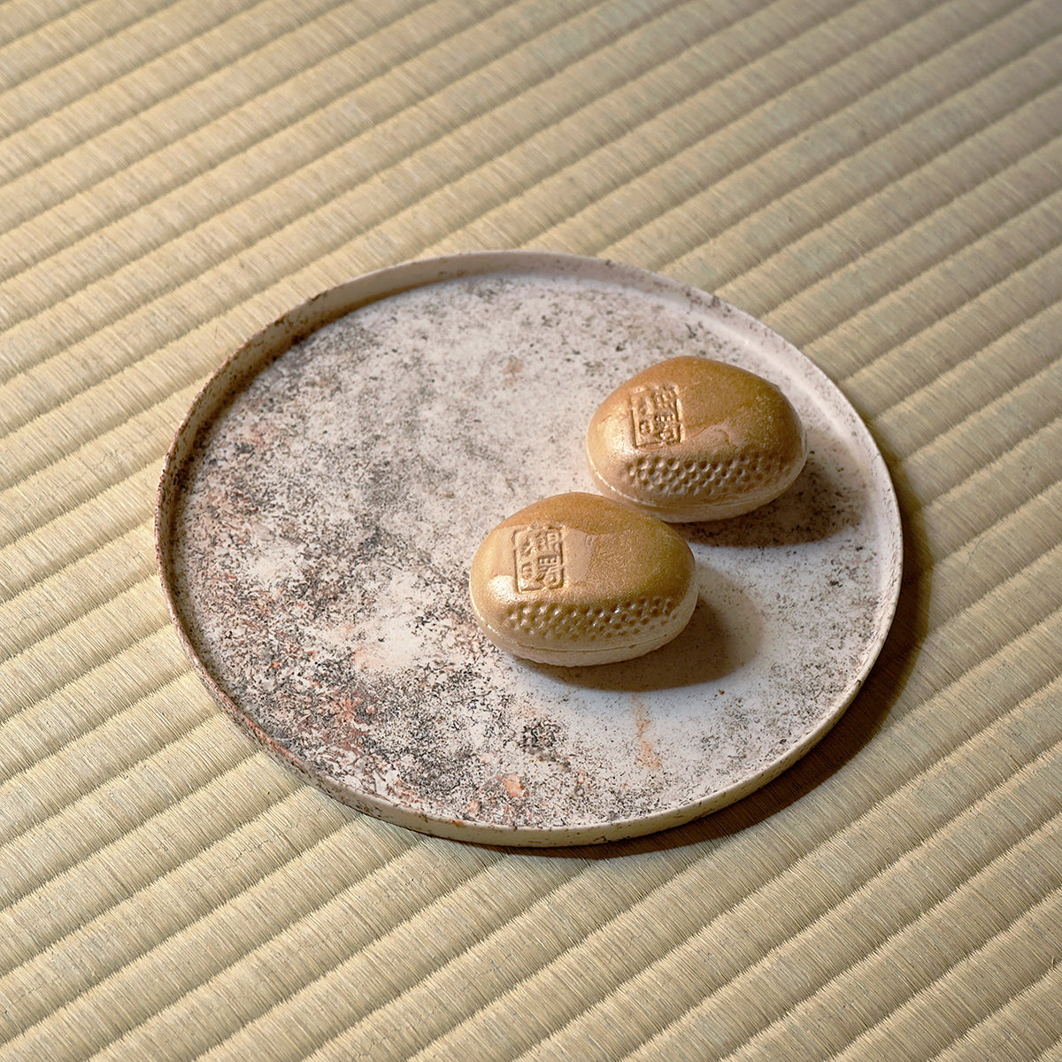 松本治幸　白磁窯変皿　 HRYPL013