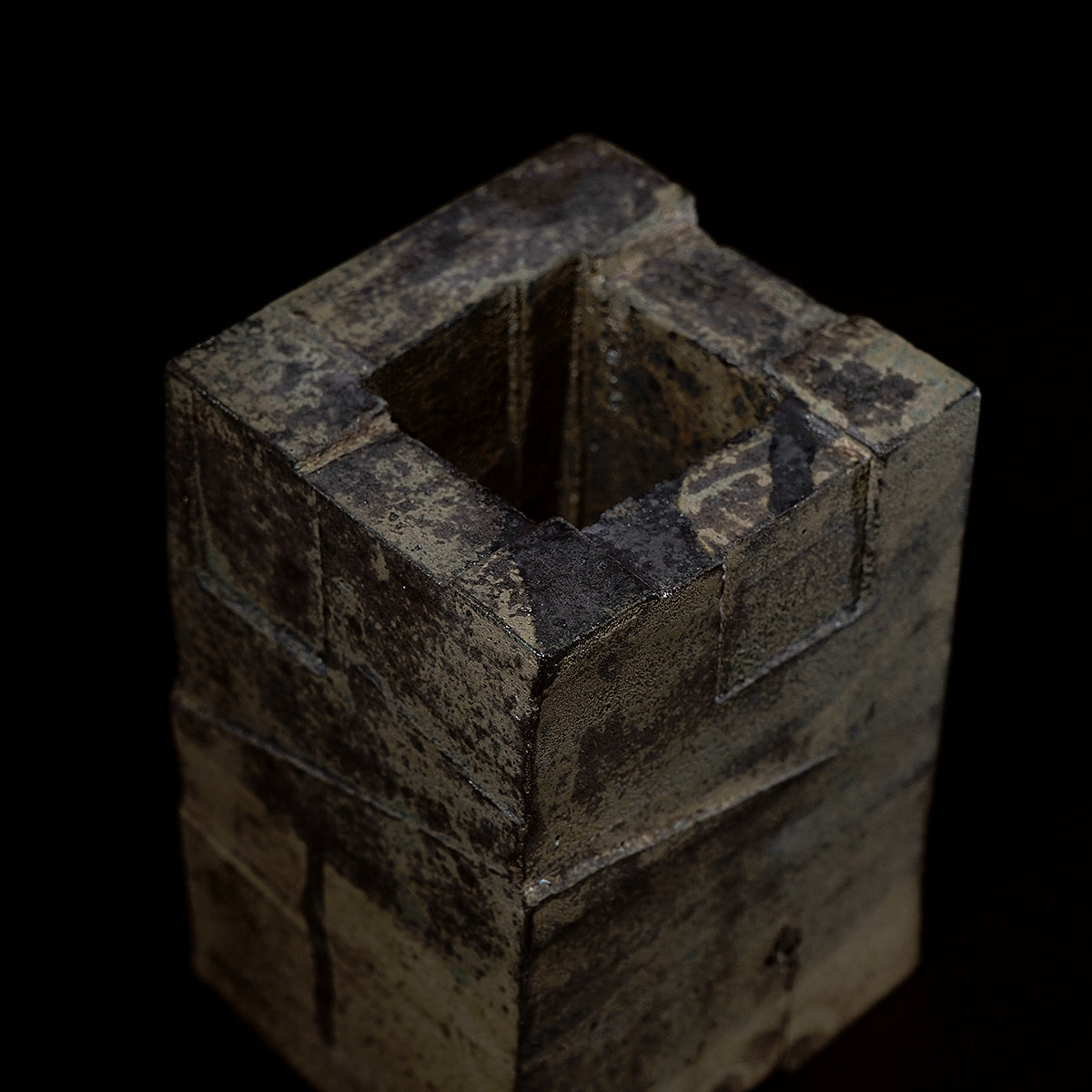 伊豆野一政　削ぎ花入　IZNFV016P