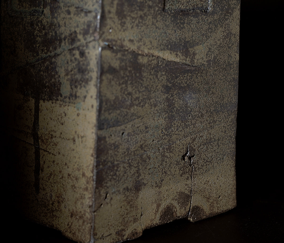 伊豆野一政　削ぎ花入　IZNFV016P