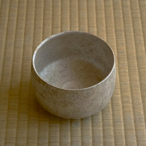下和弘 茶器 茶碗 織部焼 プレート/抹茶/本田あつみ/山野辺彩/ヒズミ峠舎/犬 野田里美 銀彩 抹茶碗 NODTB020 – 白白庵（PAKUPAKUAN）
