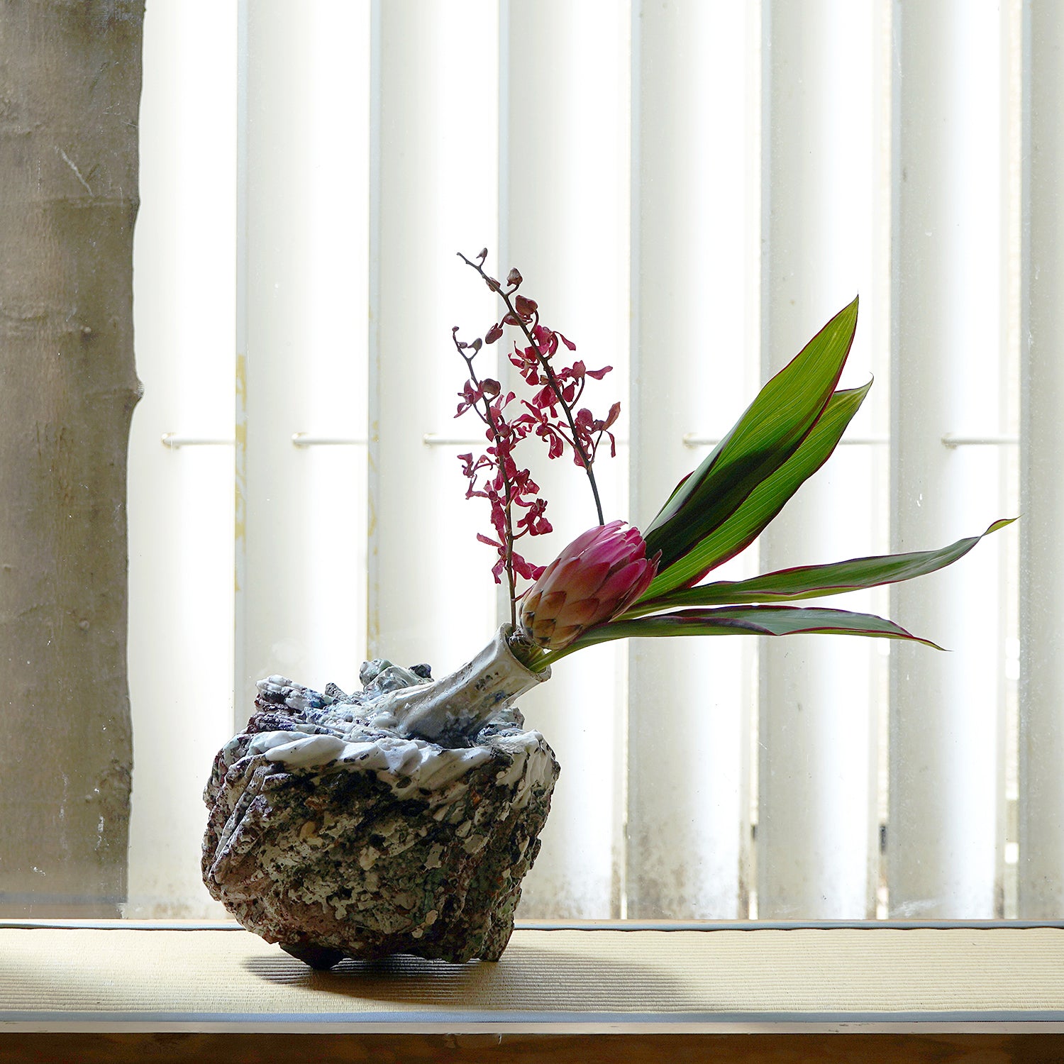 木ノ戸久仁子　稀晶石花器　KNKFV038