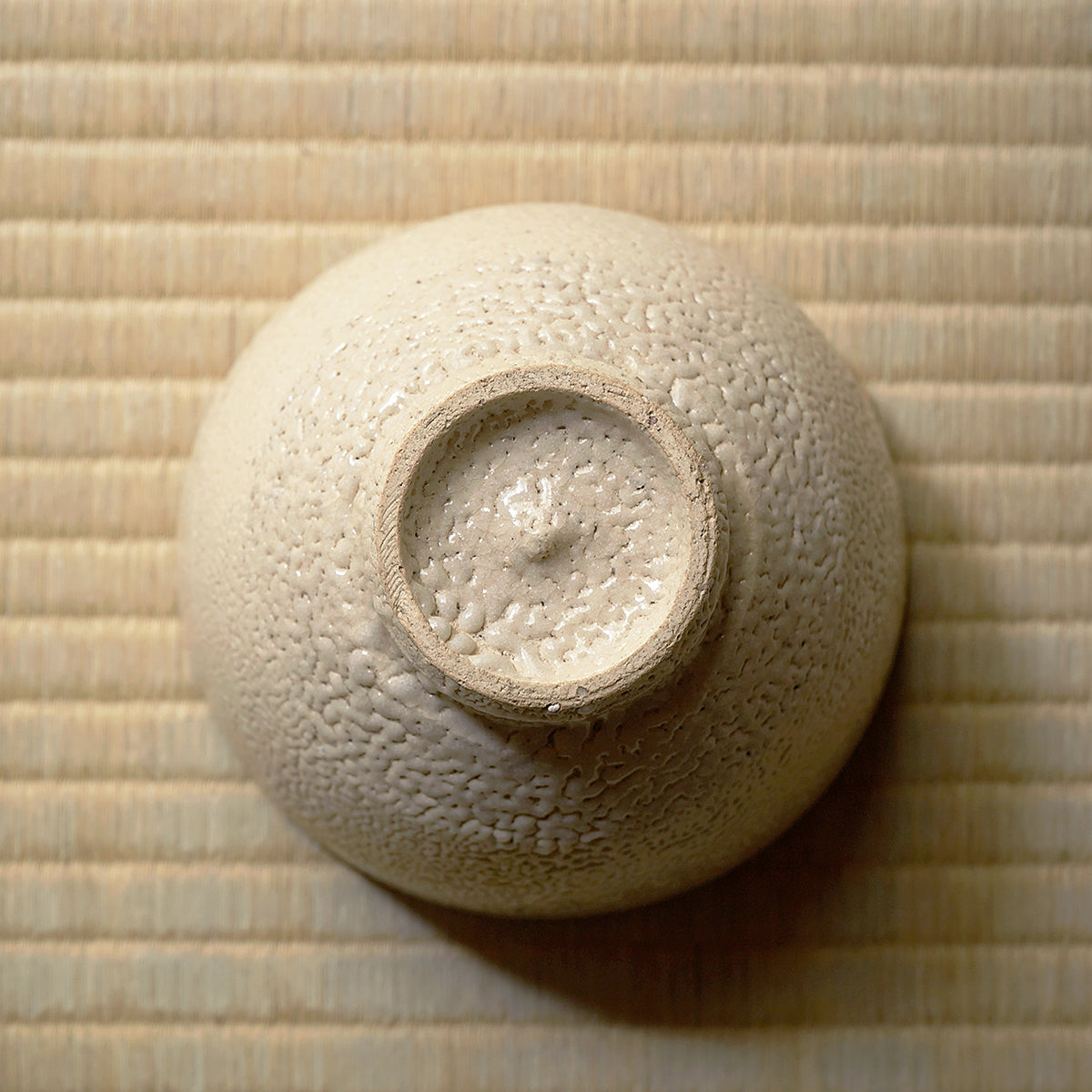 【期間限定】《Life with the Bloom》伊藤千穂　白梅花皮茶碗　ITCBTB006