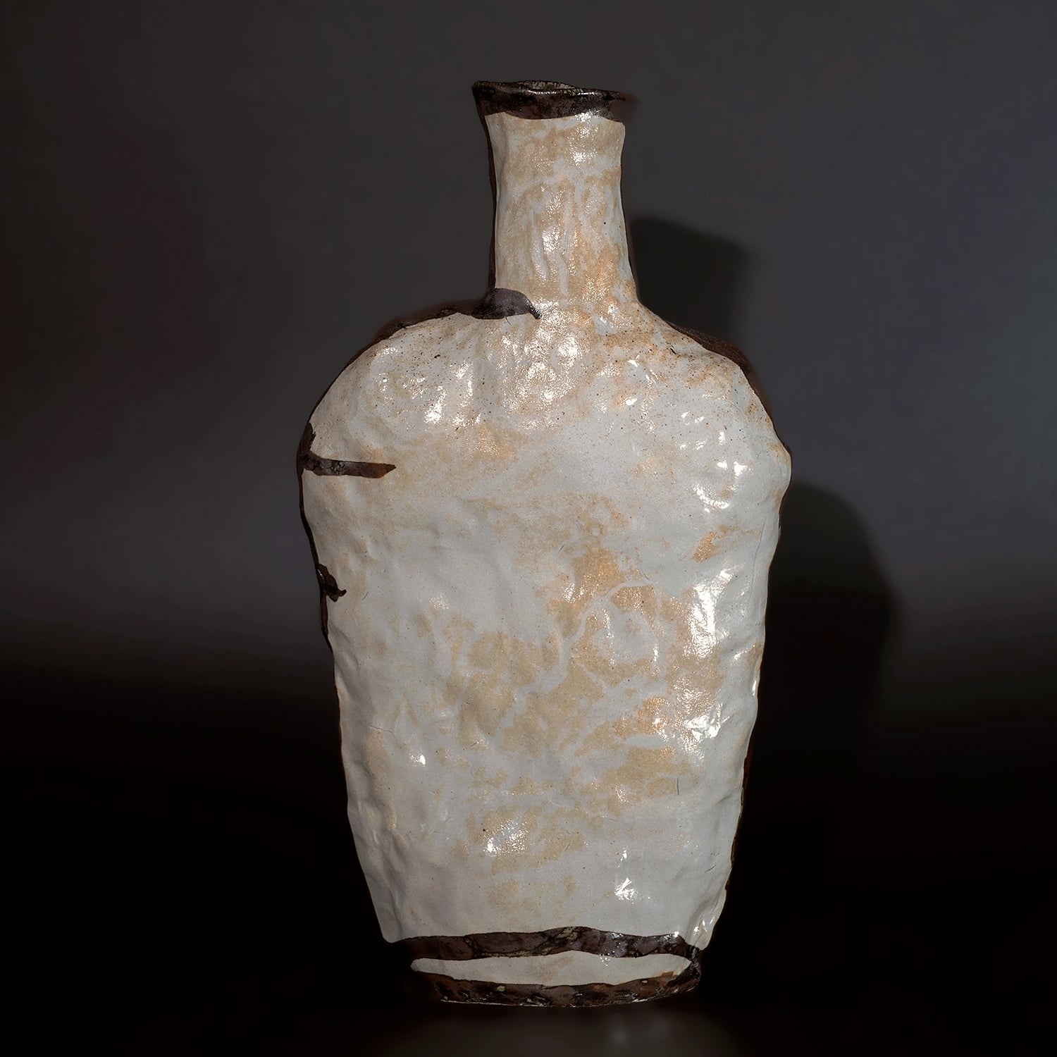 かのうたかお　錆絵線壺　KNTTU034