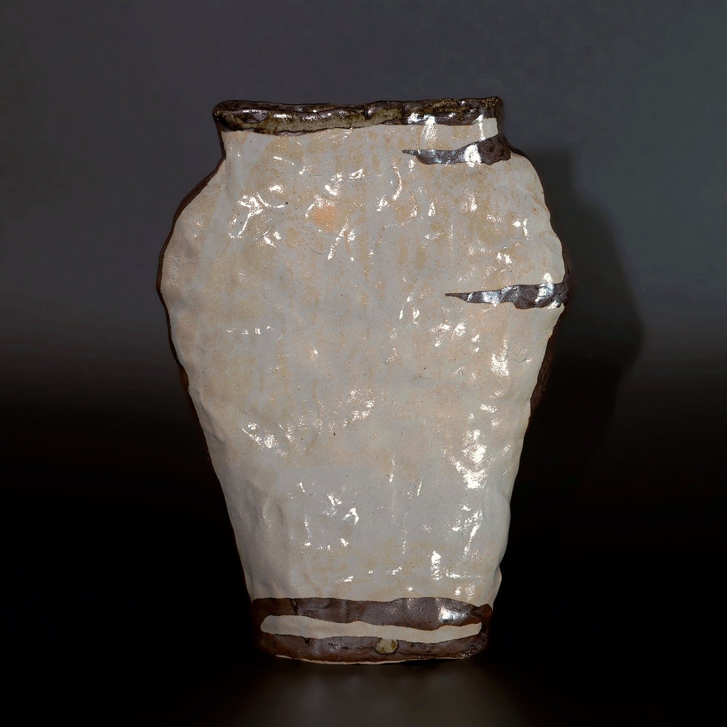 かのうたかお　錆絵線壺　KNTTU032