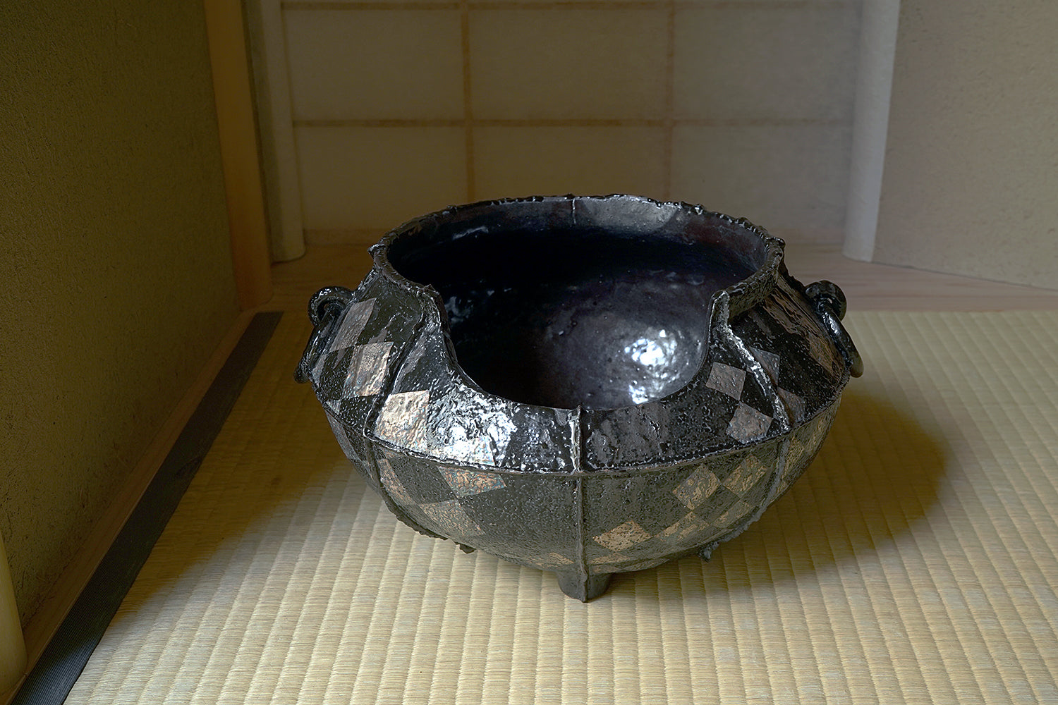 富田啓之 黒釉銀彩市松文土風炉 TMTTI030P – 白白庵（PAKUPAKUAN）