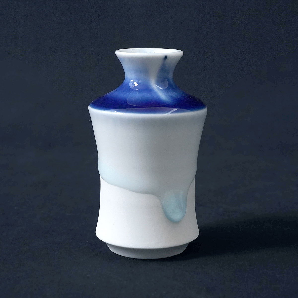 西隆行　流釉呉須彩色小花瓶　藍④　NSTFV007